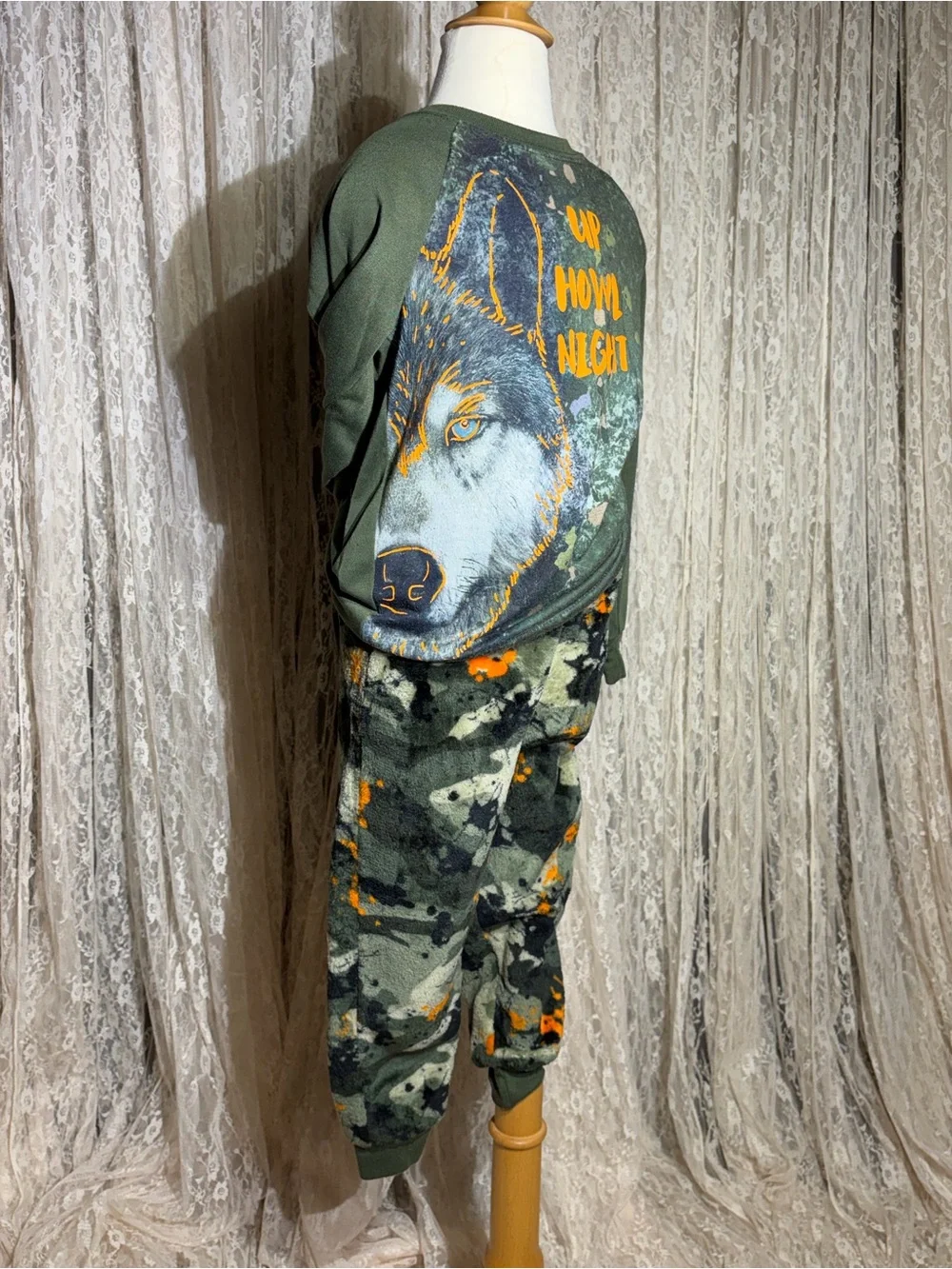 wonder nation Boys Green and Orange 'Up Howl Night' Wolf Pajama Set